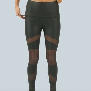 HIGH-WAISTED CARBON MESH LEGGINGS